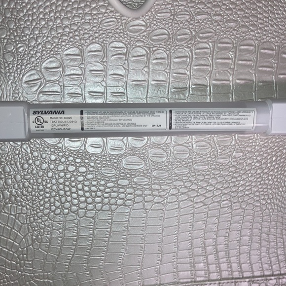 Sylvania 12" LED Light - Picture 4 of 4